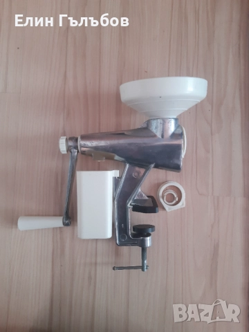 Машинка за мелене на домати и изстискване на доматен сок без семки, снимка 4 - Други - 52847787