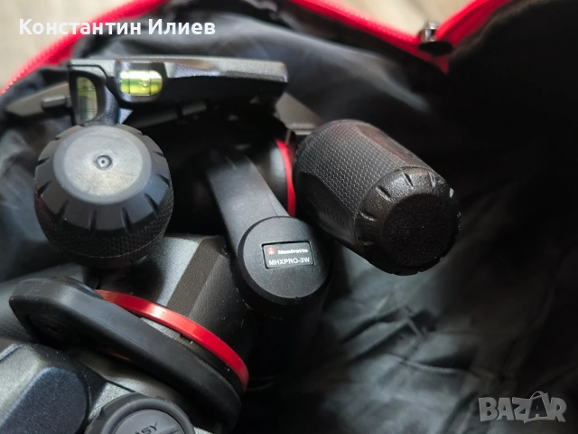 Алуминиев статив Manfrotto 055 в комплект с трипозиционна глава Manfrotto XPro, снимка 2 - Чанти, стативи, аксесоари - 54122951