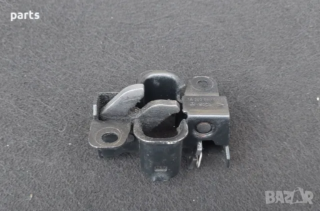 Ключалка Мерцедес C класа W203 N:127 - A2038800060, снимка 2 - Части - 49935519