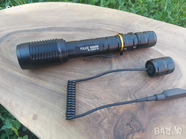 Мощен акумулаторен LED фенер за оръжие,дистанционен спусък, снимка 3 - Екипировка - 50672909