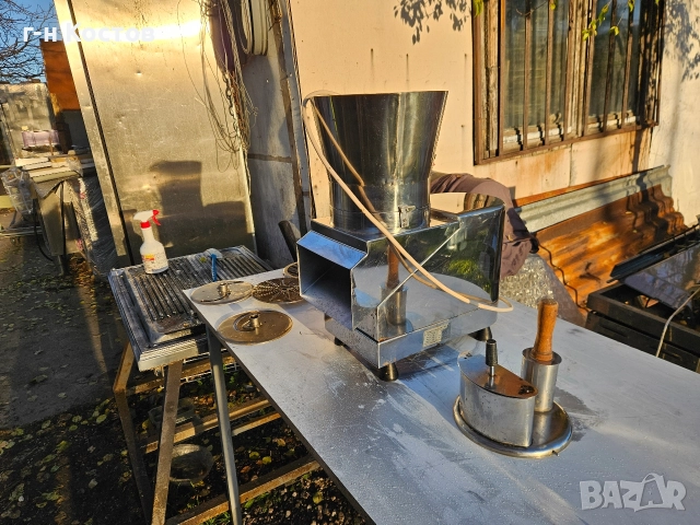 Зеленчукорезачка втора употреба Професионална за стъргане на кашкавал и рязане на зеленчуци 7бр.  , снимка 2 - Обзавеждане на кухня - 52849137