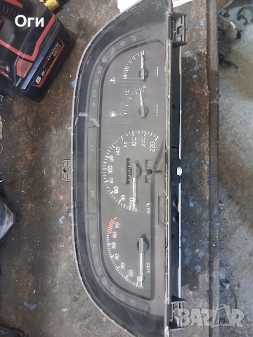 Километражно табло за Рено Лагуна 93-01г. 7700/844/747 0904/462/9900