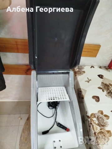 Хладилна чанта WAECO 12V , снимка 13 - Хладилни чанти - 54058021