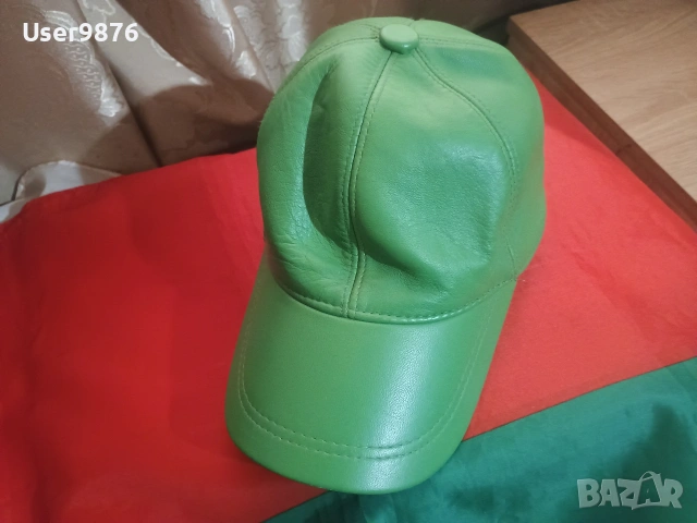 Шапка естествена кожа , Зелен цвят.