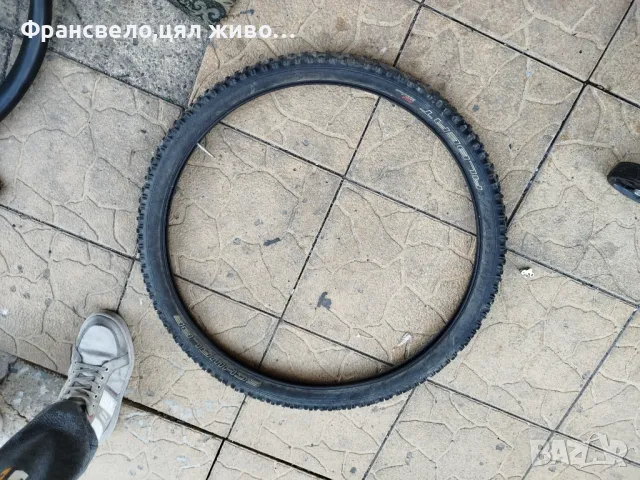 26 цола гума с вътрешна schwalbe Albert 2.1, снимка 1 - Части за велосипеди - 47367793