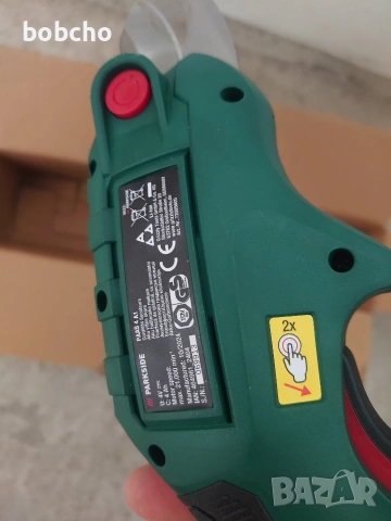 Акумулаторна ножица Parkside, снимка 3 - Градинска техника - 53918134