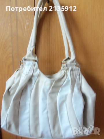 Дамска чанта, снимка 4 - Чанти - 42135429