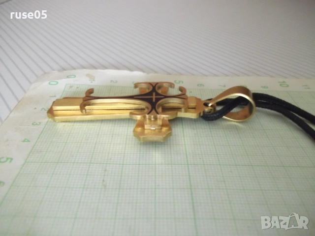 Кръст метален с плетен носач, снимка 7 - Колиета, медальони, синджири - 53844768