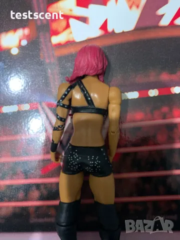 Екшън фигура WWE Sasha Banks Саша Банкс играчка Elite Series Mattel figure Black Mercedes Mone, снимка 9 - Колекции - 48747449