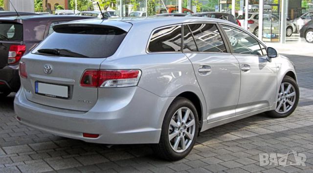 Toyota Avensis 1.8 i / 6 ск. - 3 броя, снимка 1 - Автомобили и джипове - 46345040