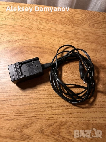 Sony Handycam FDR-AX33 – 4K видеокамера (пълен комплект), снимка 5 - Камери - 53330061