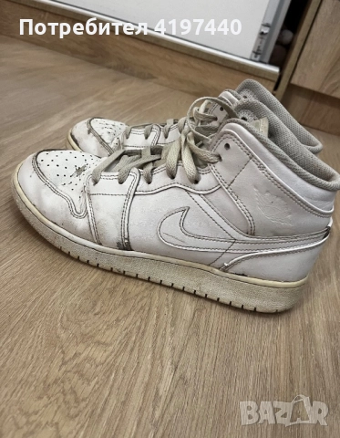 Air Jordan 1 Mid оригинални - размер 40, добро сьстояние, снимка 2 - Маратонки - 52932384