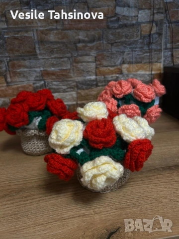 🌹 Ръчно плетен букет от рози 