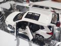 Метални колички SUV Nissan X-Trail. Мащаб 1:32., снимка 3