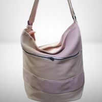 Обединете стил и разнообразие с нашата двуцветна кожена дамска чанта, снимка 1 - Чанти - 45342061