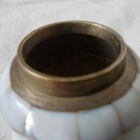 Малка вазичка Месинг и седеф, снимка 7 - Антикварни и старинни предмети - 45915843