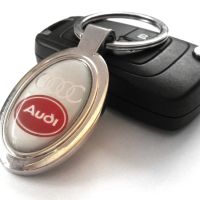Автомобилен метален ключодържател / за Audi Ауди / 3D дизайн стилни елегантни лукс авто аксесоари, снимка 1 - Аксесоари и консумативи - 45595931