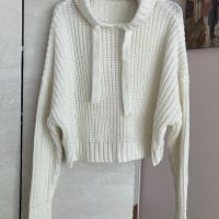 Дамски пуловер Л, снимка 1 - Блузи с дълъг ръкав и пуловери - 45296793