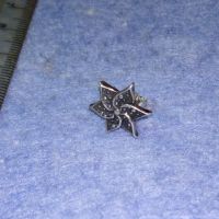 Красива флорална миниатюрна сребърна обеца оксидирано сребро 925 проба 43309, снимка 8 - Обеци - 45863059