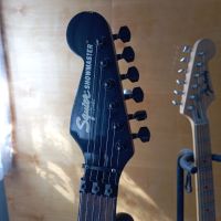 Електрическа китара Squier Showmaster, снимка 3 - Китари - 45249225