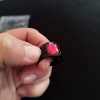Черен пръстен с червено стъкло, снимка 2 - Пръстени - 45036976