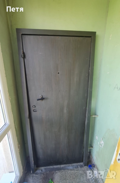 Блиндирана входна врата, снимка 1