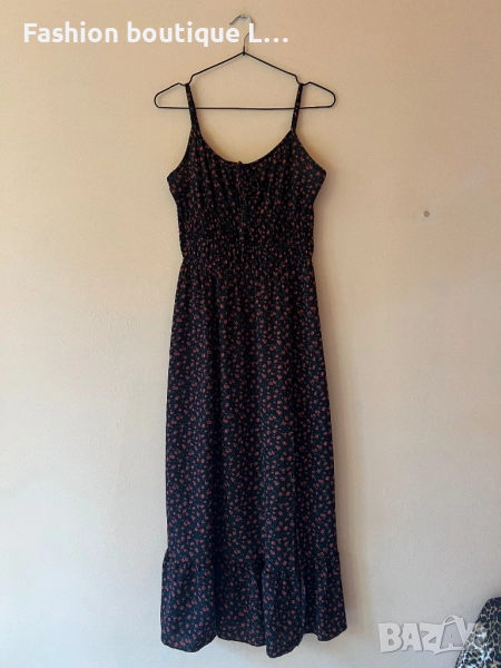 Черна дълга рокля с десен на червени цветя вталена M размер с регулиращи се презрамки на House 👗, снимка 1