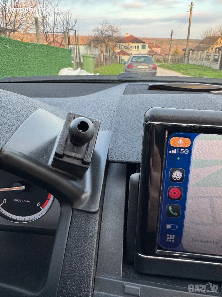 Поставка за телефон Мерцедес w204 mercedes c class специално за модела много стабилна  може и поотде, снимка 1