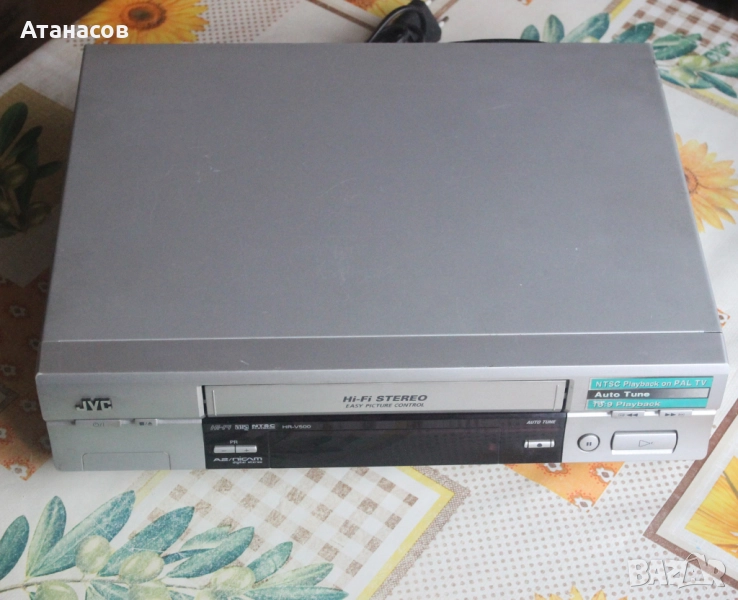 JVC HR-V500 повредено за части или ремонт, снимка 1