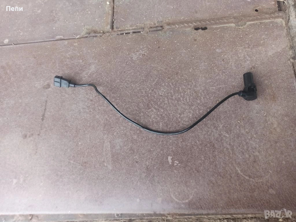 Оргинален датчик колянов вал БОШ Опел 2.2 DTI, снимка 1