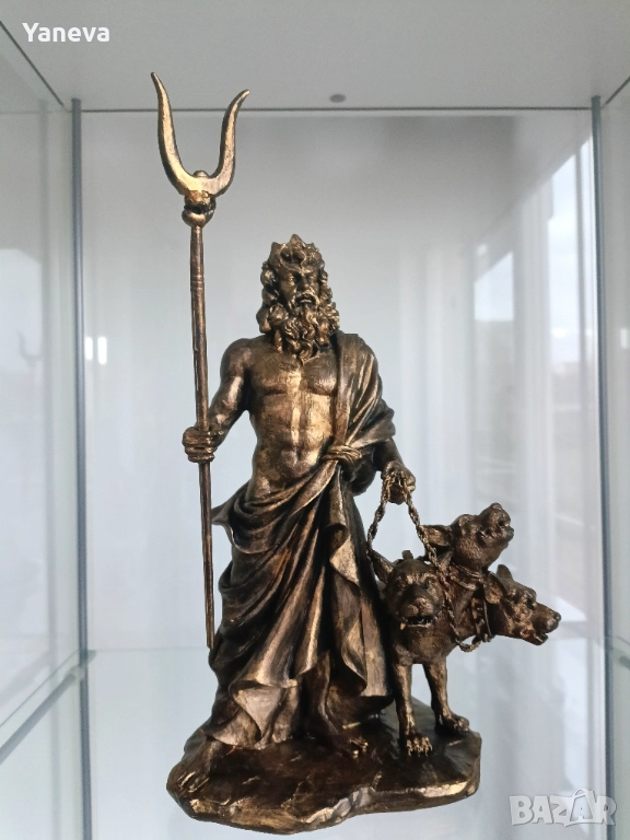 Хадес , богът на подземния свят  с неговото триглаво куче Цербер. , снимка 1