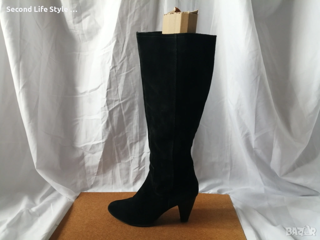 № 41 дамски ботуши естествен велур - с висок ток; черен цвят - марка Janet D. , снимка 1