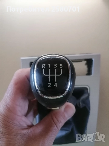 Продавам оригинална кожена топка с маншон за скоростен лост за Шкода Октавия 2016_2020г , снимка 9 - Аксесоари и консумативи - 51642232