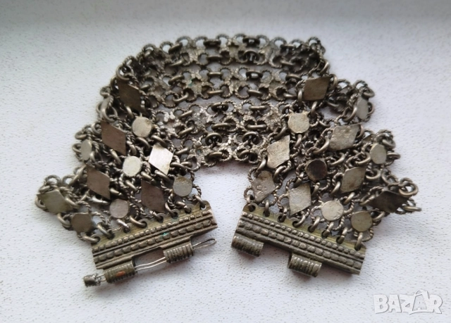 ПРОДАВАМ СТАРА РЯДКА СРЕБЪРНА ВЪЗРОЖДЕНСКА ГРИВНА ЗА НАКИТ , снимка 2 - Антикварни и старинни предмети - 52734867