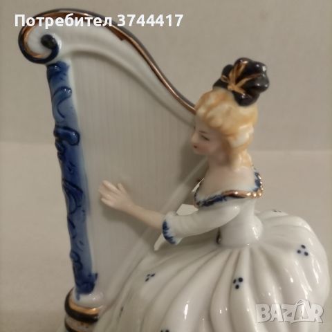 РЯДКА НАХОДКА АНТИЧНА ПОРЦЕЛАНОВА СТАТУЕТКА Vintage Dresden Lace Doll МОМИЧЕТО КОЕТО СВИРИ НА АРФА , снимка 13 - Статуетки - 46189131