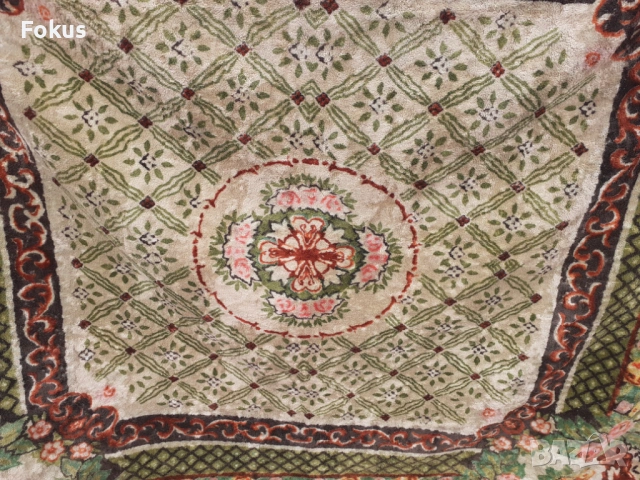 Стара плюшена плюшена покривка за маса с ресни, снимка 2 - Антикварни и старинни предмети - 53280425