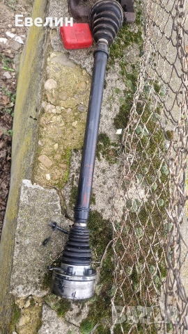 предна дясна полуоска VW Touran 2006г