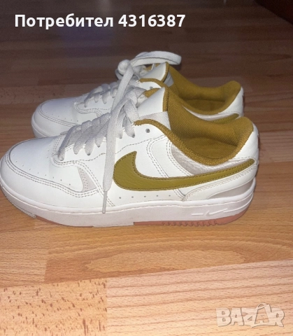 Дамски маратонки на Найк , снимка 2 - Маратонки - 52743770