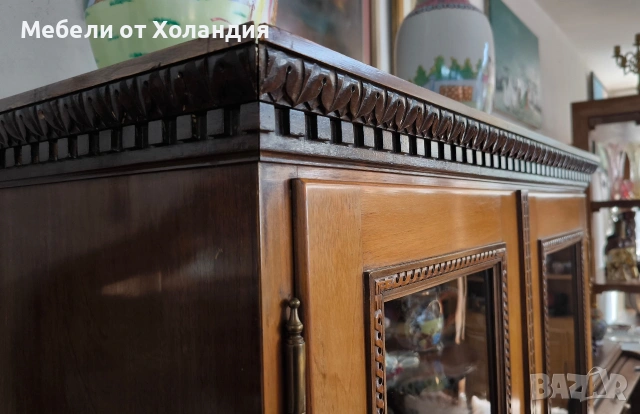 Антикварна витрина с интарзия, снимка 3 - Секции и витрини - 53722055