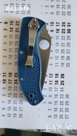 Продавам сгъваем  нож Спайдерко / Spyderco tenacious , снимка 3 - Ножове - 53836480