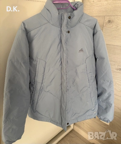 Дамско яке Adidas. Размер М. Става и за Л. Гръдна обиколка-125см.