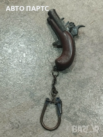 Винтидж ключодържател капсов пистолет, снимка 6 - Колекции - 53015350