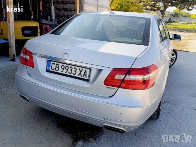 Mercedes-Benz E 220 Ръчна, снимка 3 - Автомобили и джипове - 52591919