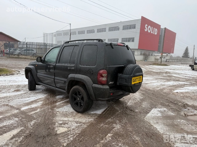 На части Jeep Cherokee Kj 2.8 crd 2007 година, снимка 4 - Автомобили и джипове - 53210248