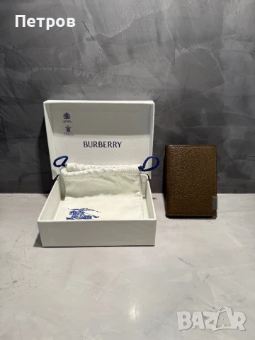 100% оригинален Burberry cardholder - пълен комплект. 