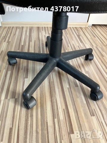 Офис стол, снимка 8 - Столове за офис - 53590960