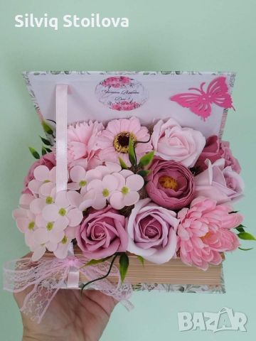 Кутии книги със сапунени цветя за всеки повод, снимка 1 - Подаръци за жени - 45496252