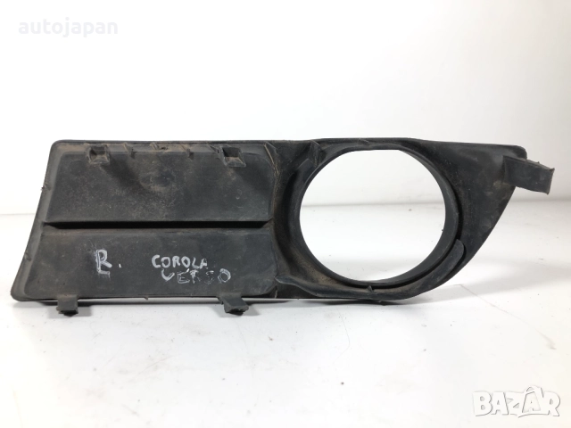 Дясна капачка халоген Toyota Corolla Verso 2.2 D-CAT 177кс 2007г  , снимка 2 - Части - 51921766