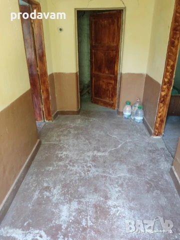 ГОЛЯМА ДВУ-ФАМИЛНА ТУХЛЕНА къща + 2 ПАРЦЕЛА за продажба в село Яздач - СПЕШНО - ИЗГОДНО, снимка 7 - Къщи - 49209964