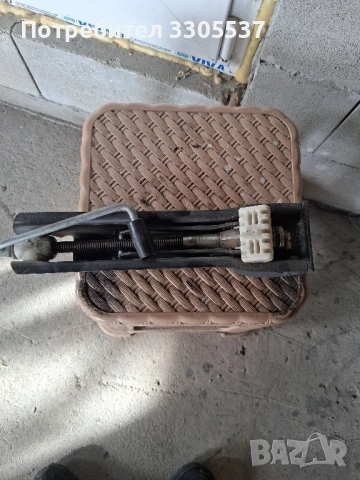 Оригинален крик за Мерцедес Бенз W211, снимка 2 - Части - 52509124